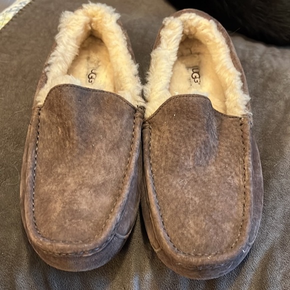 UGG Other - UGG dark tan size 9